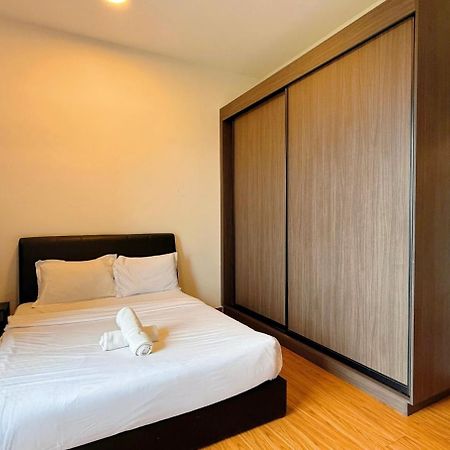 Beacon Executive Suite - City View - By Iz Джорджтаун Экстерьер фото