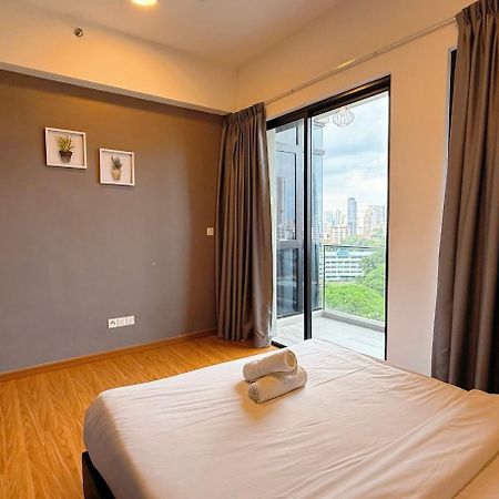 Beacon Executive Suite - City View - By Iz Джорджтаун Экстерьер фото