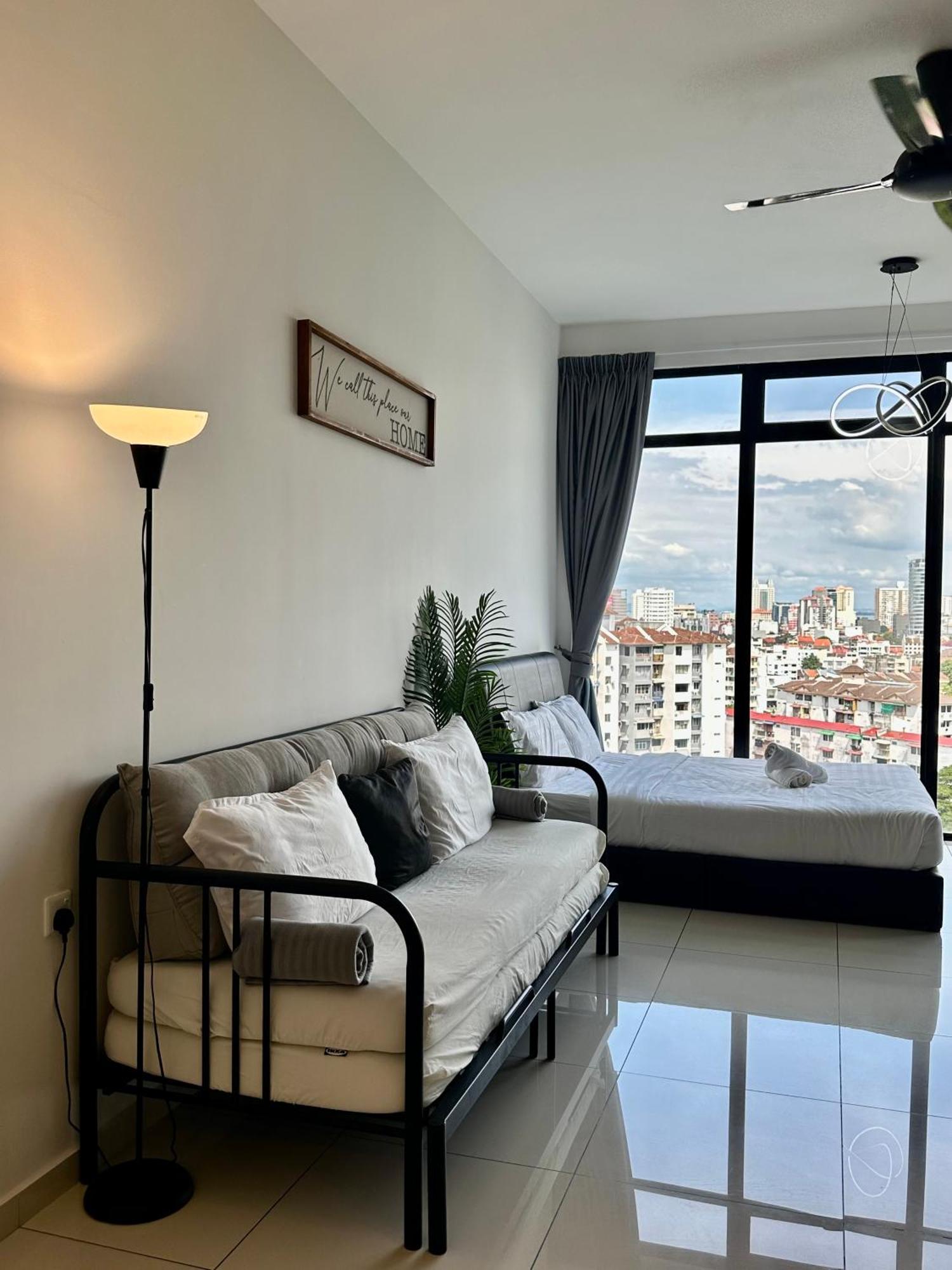 Beacon Executive Suite - City View - By Iz Джорджтаун Экстерьер фото